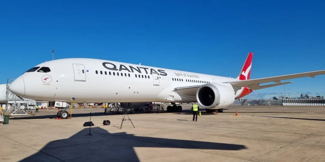 Qantas Auckland flights