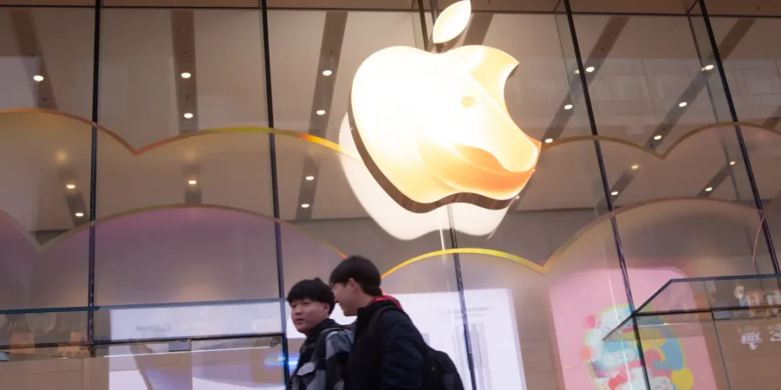 Apple’s Q1 Earnings Surge on iPhone Demand, but AI Gaps and Market Uncertainty Dim Investor Enthusiasm