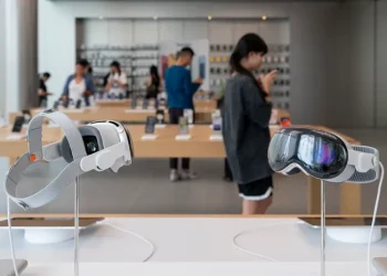 Apple Vision Pro cuts