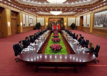 China Slashes Tariffs on Scotch Whisky After Starmer-Xi Talks