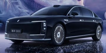 Huawei luxury car