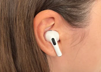 Earbuds hearing risk