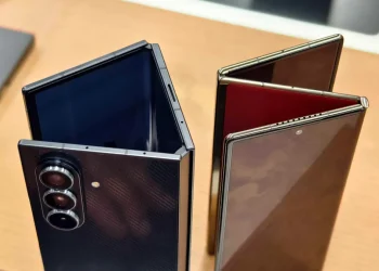Samsung Z Trifold vs Huawei Mate XT
