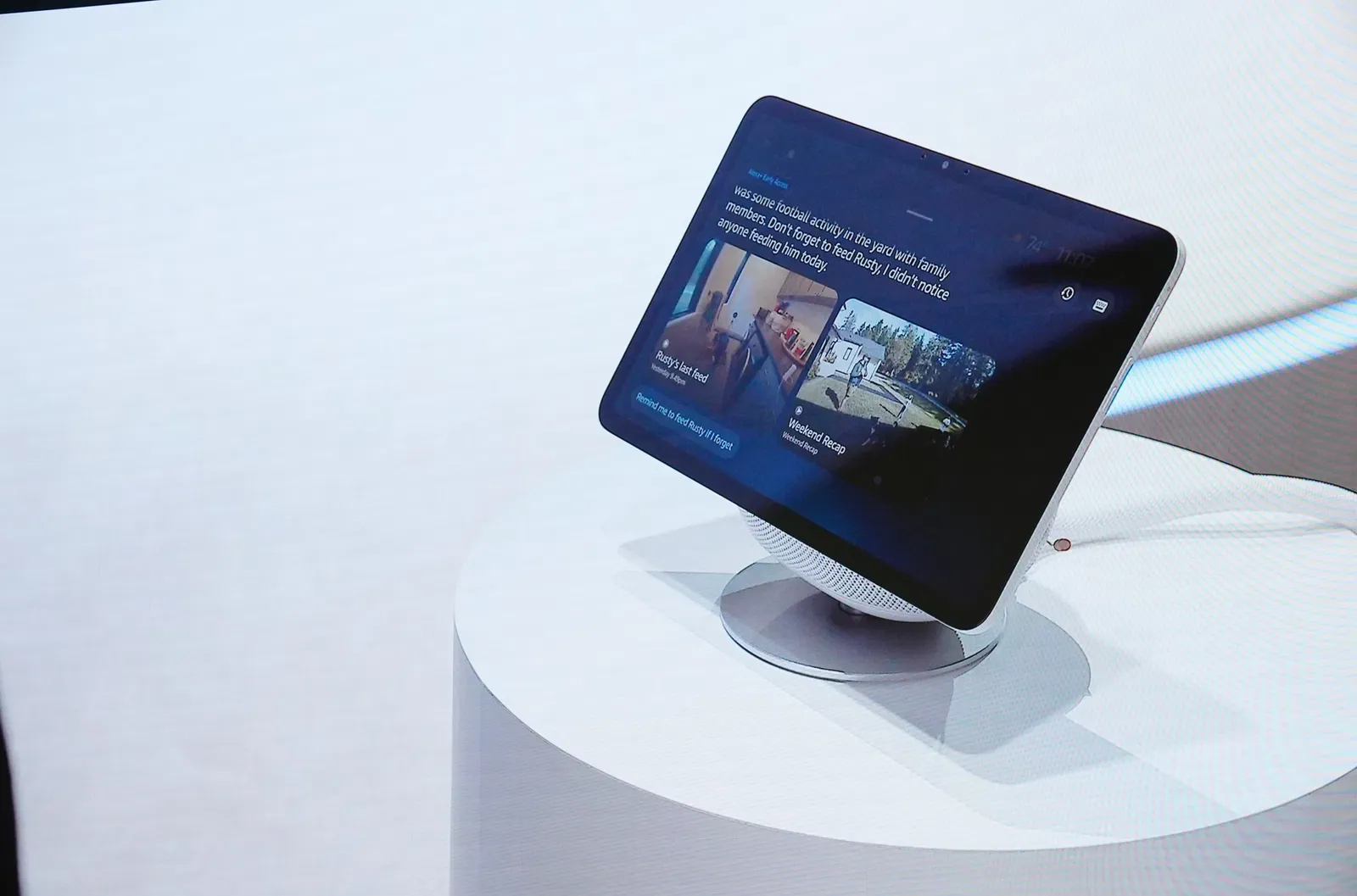 Apple smart home display